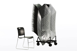 Auf dem Transportrollwagen können bis zu 38 Philadelphia senkrecht gestapelt werden